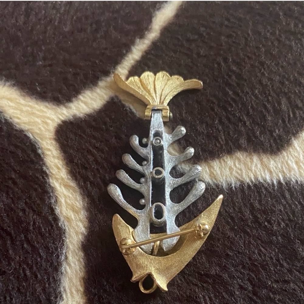 Givenchy Rare Vintage Metallic Fish Skeleton Articulated Pendant Brooch - Picture 3 of 12